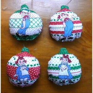 VTG Raggedy Ann & Andy Sewn Fabric Round Christmas Ornaments 1978 set 4 Handmade